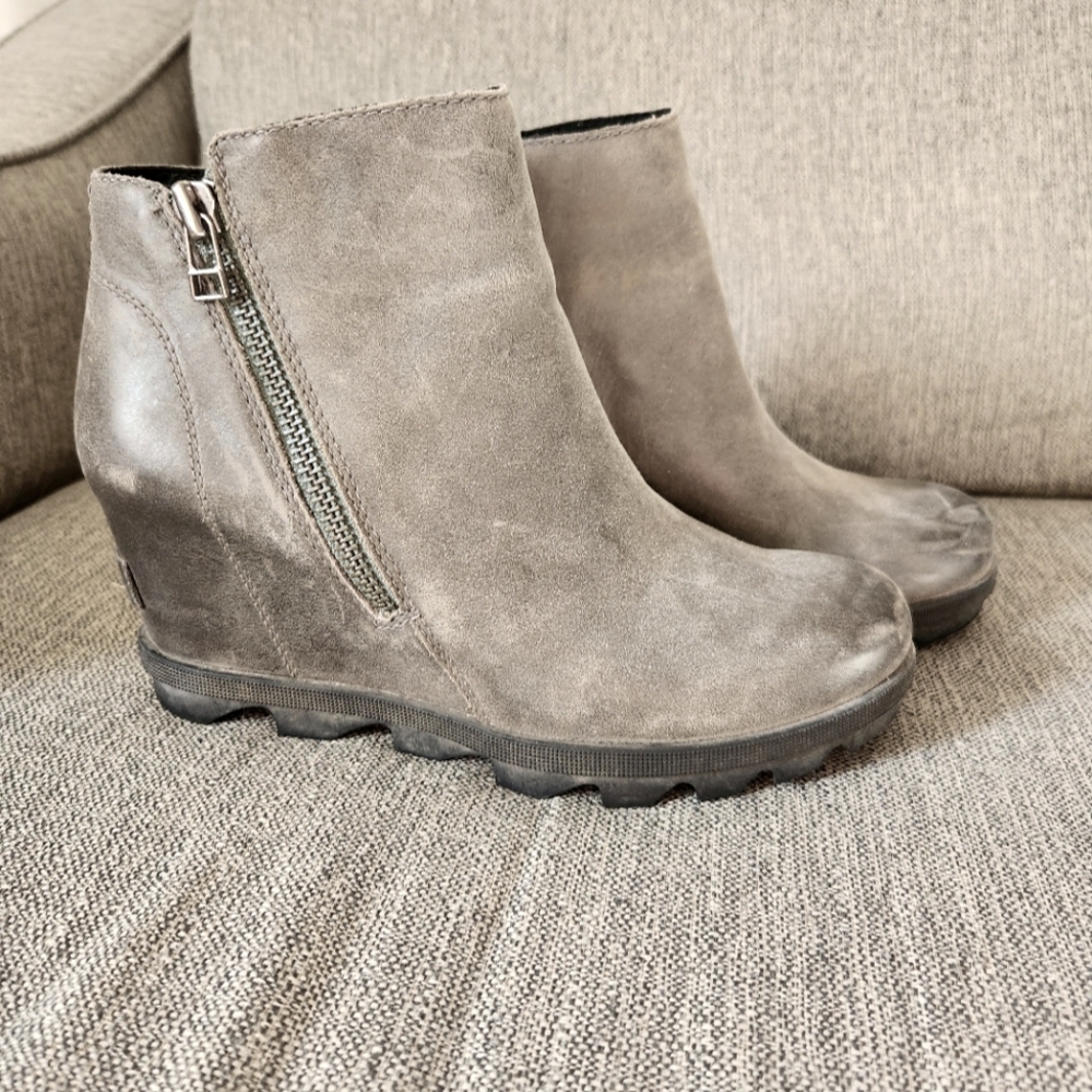 Sorel wedge booties